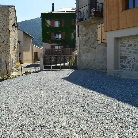 Maison De Village Renovee 4 Chambres Avec Vue Sur Lac - Fr-1-593-6